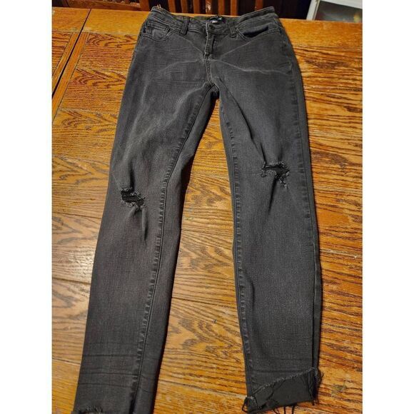 JUDY BLUE Mid Rise Black Denim Distressed Ripped Slim Fit Jeans sz 5/27 - Picture 2 of 4